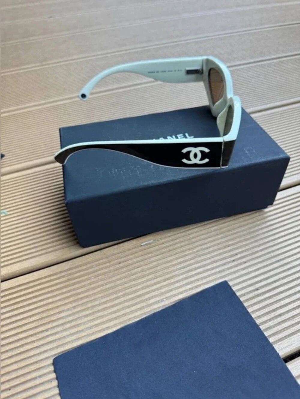 CHANEL Black White Cat-Eye Sunglasses with CC Accent
